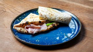 Pizza sendvič sa šunkom