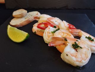 Krewetki z patelni z czosnkiem