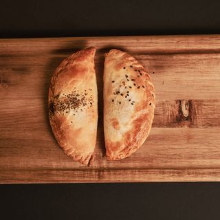 Empanada De Carne De Ternera Y Berenjena Picante