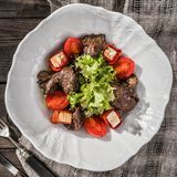 Salată-mix cu ficat de pui și ardei copt