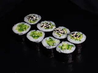 Maki z ogórkiem (8szt) (130g)