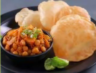 24. Puri De Garbanzos