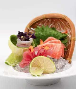 56. Sashimi misto