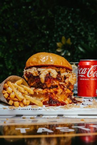 Combo Hamburguesa Bacon Lovers Con Patatas Y Bebida