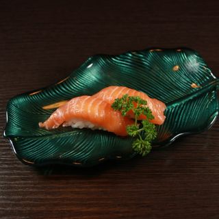 50. Nigiri sake