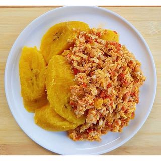Boiled Plantain And Egg Sauce