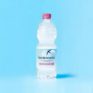 Acqua naturale