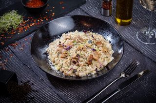 Risotto cu Hribi și Cremă de Trufe de post