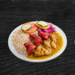 Curry de Pollo Con 3 Tikka, Arroz y Ensalada