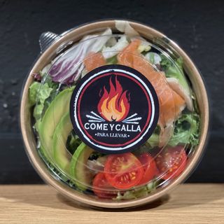 Ensalada De Aguacate Y Salmón