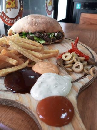 Sandwitch kafteji kebda