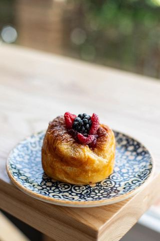 Rose of Fruits Croissant