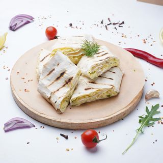 Сулугуні в лаваші з зеленню  (250г)