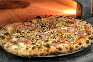 Pizza Val d'Aosta Fiambre e Cogumelos