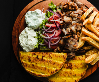 Порция с пилешко месо