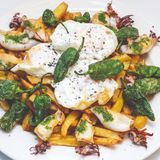 Huevos estrellados con chipirones