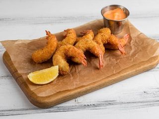 Креветки в хрусткій паніровці з соусом "Айолі-кімчі" (170/50g)