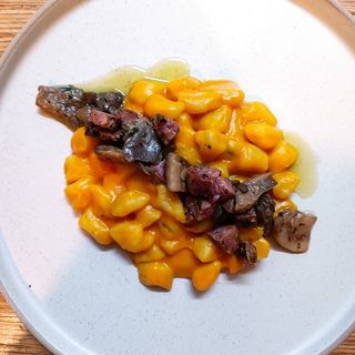 Chicche di patate ai funghi porcini e pasqualora 