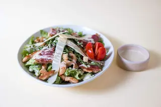 Cesar Chicken salata
