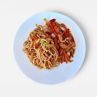 Pui cu legume cu noodles normal