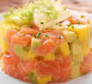 79，Tartar Salmón y Aguacate