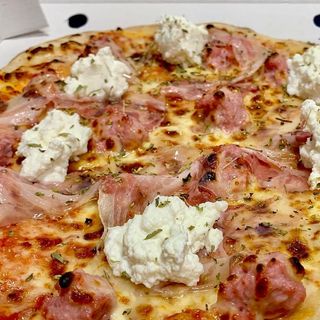 Pizza Salsiccia Con Ricotta Y Panceta (Mediana Redonda De 30 Cm.)