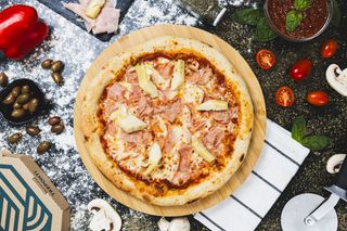 Pizza Carciofi e Cotto Grande