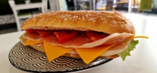 ЧАБАТА С ПРОШУТО КРУДО