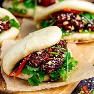21D-Pan bao con relleno carne asado (2 pza.)