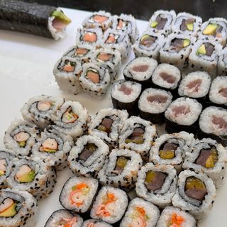 Bandeja Futomakis a gusto grande 16 piezas