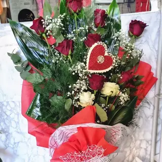 13 Rose 