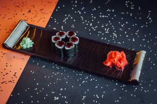 Жыланбалық пен қияр қосылған ролл/Ролл с угрем и огурцом 