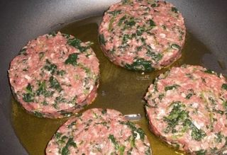Hamburger vitello con spinaci - 1 pezzo