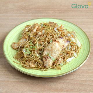 54. Спагети с пиле, зеленчуци и яйца (700г)