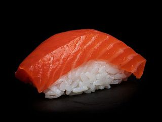 НІГІРІ З ЛОСОСЕМ (40g)