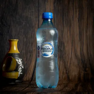 Kropla Beskidu woda gazowana 0,5l