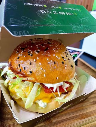 ქათმის ბურგერი