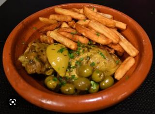 Tajine Poulet Au  Daghmira Avec Frites