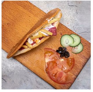 Тост с луканка и Coca-Cola Original Taste (330мл)