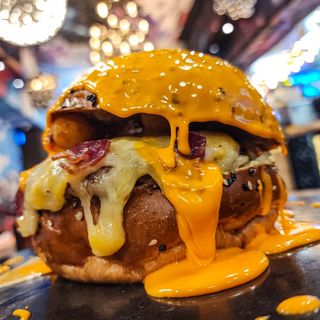 THE CHEESEZILLA BURGR 500g
