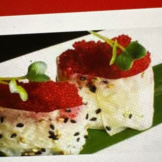 50. Gunkan soy tobiko