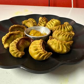 Veg Fry MoMo 10 Pcs