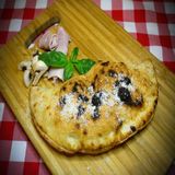 Calzone Jamón Y Champiñones