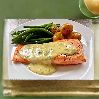 Pavé De saumon à La sauce Crémeuse à L˙ail