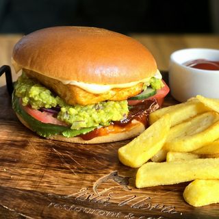 BURGER Z HALLOUMI I AVOCADO