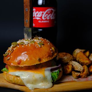 Комбо чизбургер "Жадина говядина" 