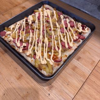 in teglia PATATE-WÜRSTEL-CHEDDAR