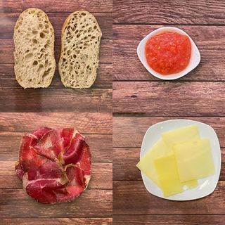 Bocadillo De Cecina De Buey Y Emmental