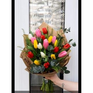 Buchet cu 19 lalele color