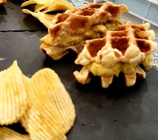 Gofre De Pollo Al Curry